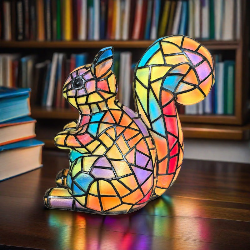 Pompon – Magische Eichhörnchenlampe aus farbigem Glas